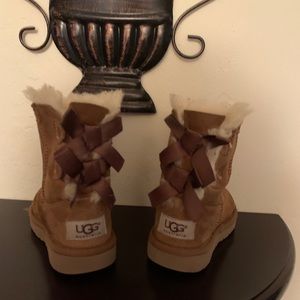 Toddler/girls size 7 Ugg Bailey Bow boots